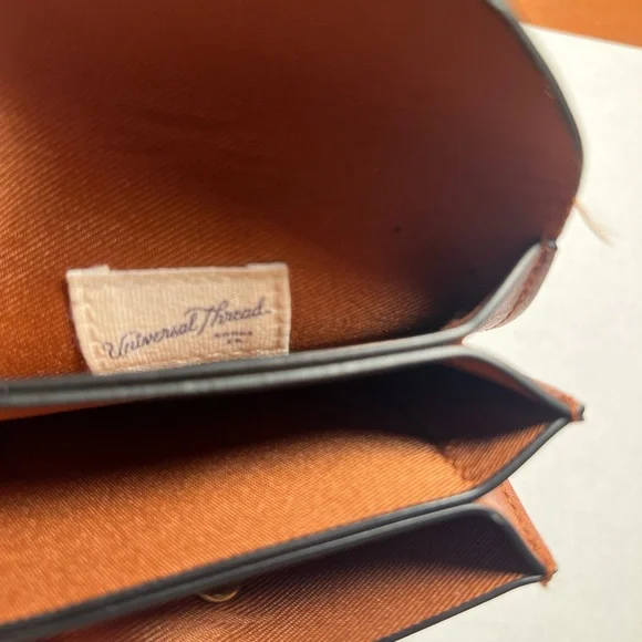 Universal Thread Brown Key & Card Holder - Picture 4 of 5